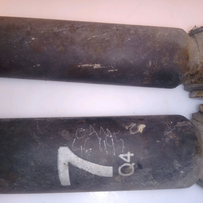 Amortisseur arrière droit occasion  1683200431 2