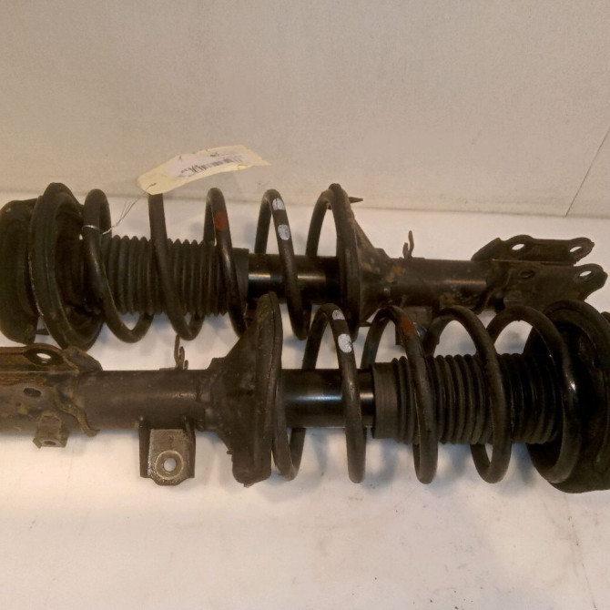 Amortisseur avant droit occasion HYUNDAI GETZ Phase 1 09-2002->11-2005 1.1i 546601C300 1