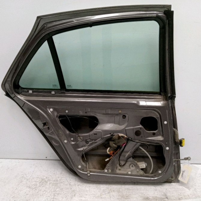 Porte arrière gauche occasion RENAULT LAGUNA II Phase 1 11-2000->03-2005 1.8i 117ch 7751471660 2