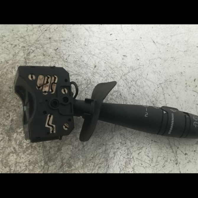 Commande essuie glace occasion RENAULT SCENIC I Phase 2 08-1999->06-2003 1.6i 107ch 7701047262 1