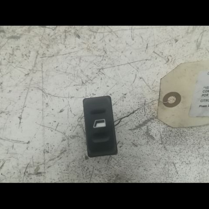 Commande lève-glace porte avant droite occasion CITROEN XSARA PICASSO Phase 2 02-2004->12-2010 1.6 HDI 92 ch 1