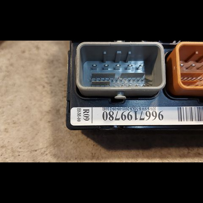 Platine fusible av occasion PEUGEOT 207 Phase 1 04-2006->06-2013 1.4 HDI 70ch 2