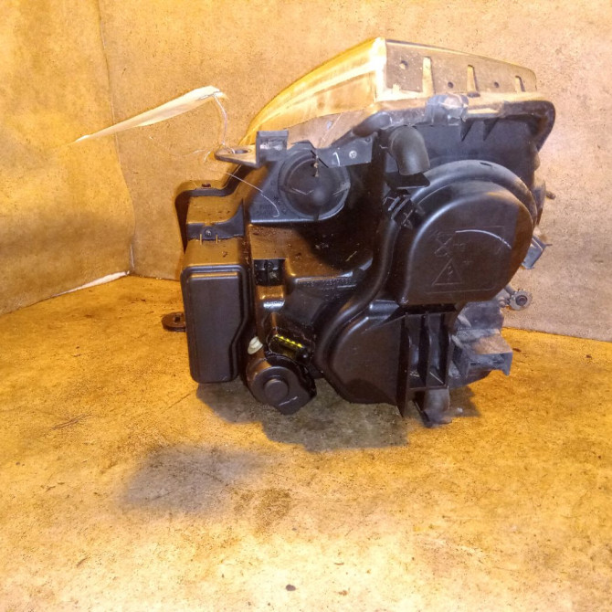 Phare droit occasion RENAULT VELSATIS Phase 2 04-2005->12-2009 2.2 DCI 150ch 7701061801 2