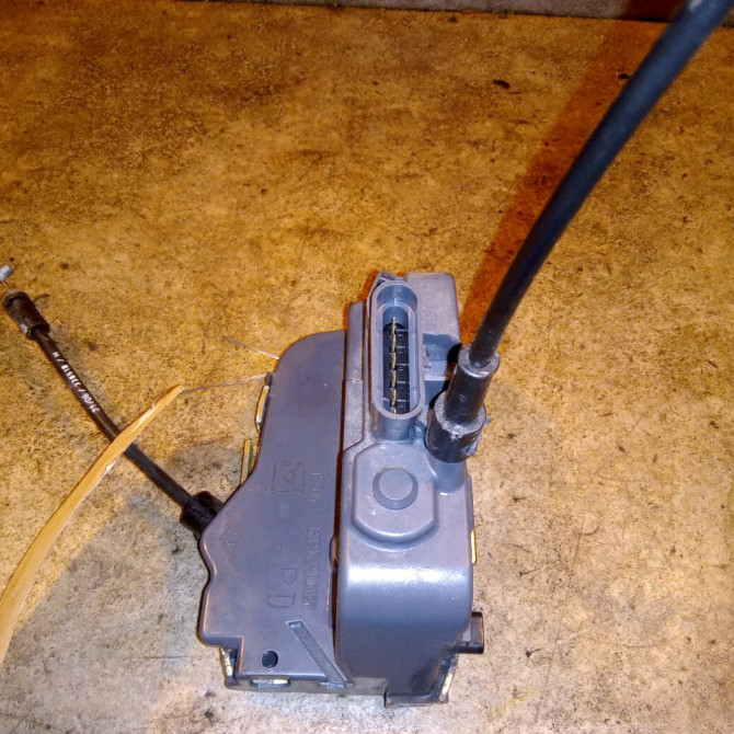 Serrure porte ard occasion RENAULT VELSATIS Phase 2 04-2005->12-2009 2.2 DCI 150ch 8200012898 2