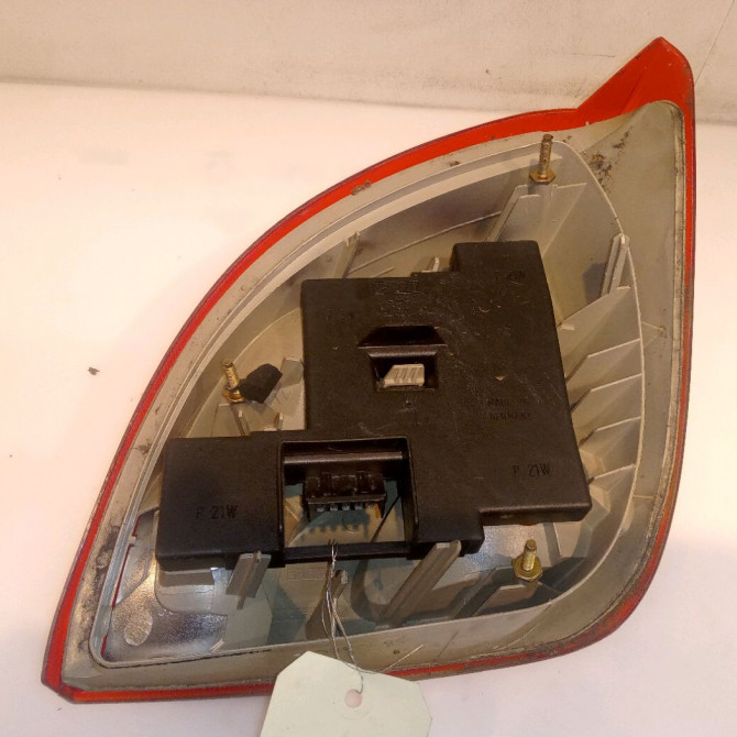 Feu arrière gauche occasion FORD FIESTA IV Phase 1 09-1995->09-1999 1.3i 1044156 2