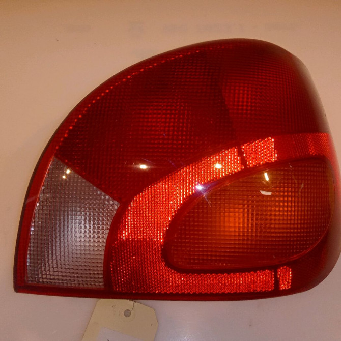 Feu arrière droit occasion FORD FIESTA IV Phase 1 09-1995->09-1999 1.3i 1044154 1