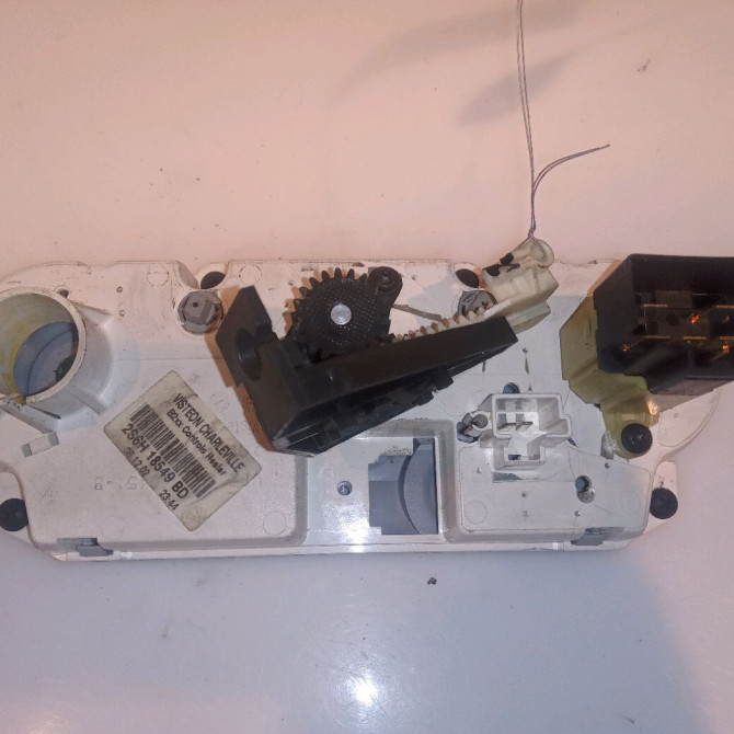 Commande de chauffage occasion FORD FIESTA V Phase 1 09-2002->10-2005 1.4i 1426730 2