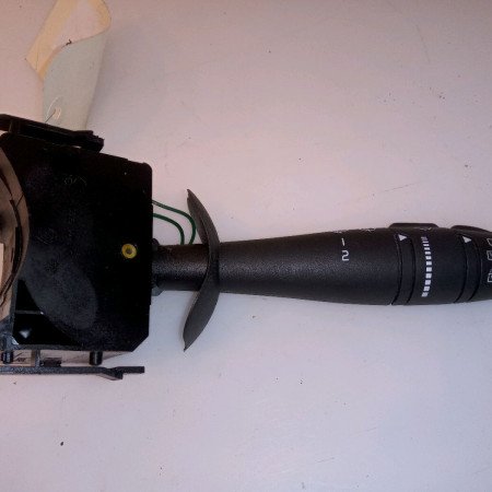 Commande essuie glace occasion RENAULT LAGUNA II Phase 2 03-2005->09-2007 1.9 DCI 110ch 7701048915