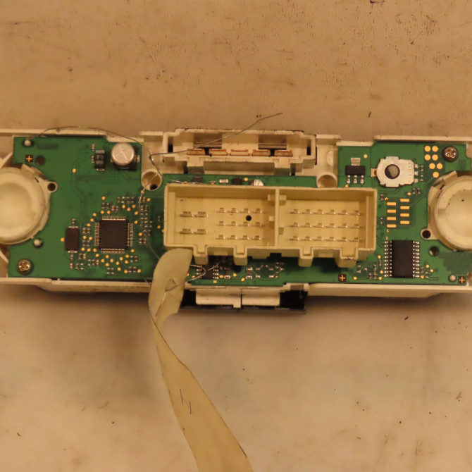 Commande de chauffage occasion VOLKSWAGEN POLO V POLO V Phase 1 2009-09-01->2014-05-31 1.2 60ch 2