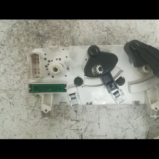 Commande de chauffage occasion RENAULT CLIO II Phase 1 03-1998->06-2001 1.2 2