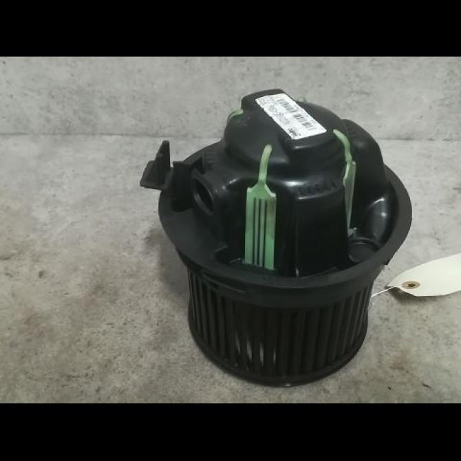 Ventilateur de chauffage occasion PEUGEOT 207 Phase 1 04-2006->06-2013 1.4 VTI 16v 95ch 6441V5 1