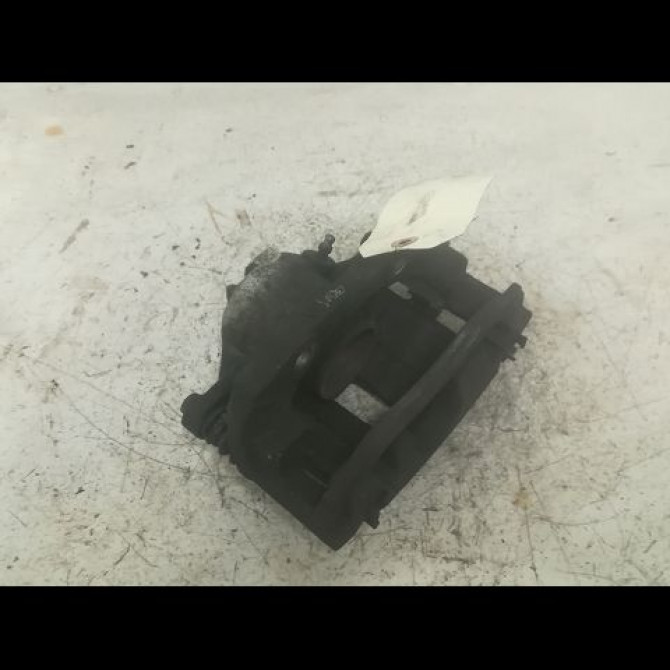 Etrier de frein avant droit occasion PEUGEOT 208 Phase 2 04-2015->... 1.6 BLUE HDI 100ch 4400R7 1