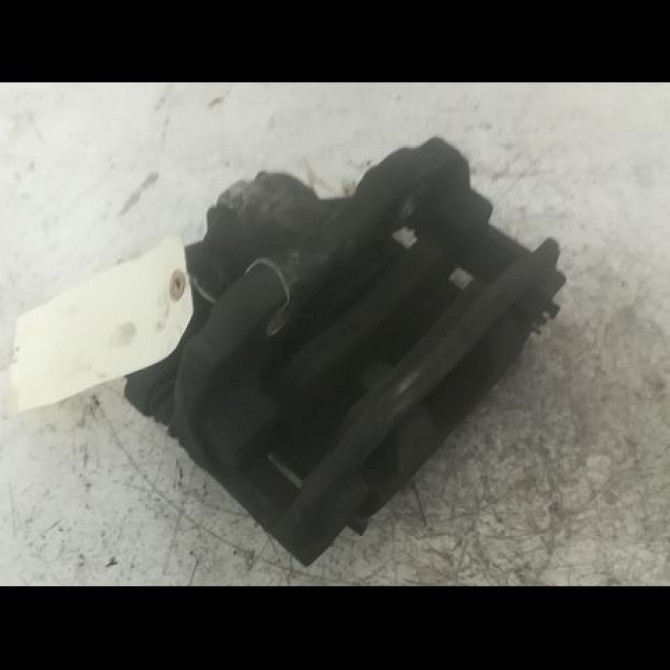 Etrier de frein avant gauche occasion PEUGEOT 208 Phase 2 04-2015->... 1.6 BLUE HDI 100ch 4400R6 1