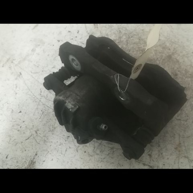 Etrier de frein avant gauche occasion PEUGEOT 208 Phase 2 04-2015->... 1.6 BLUE HDI 100ch 4400R6 2