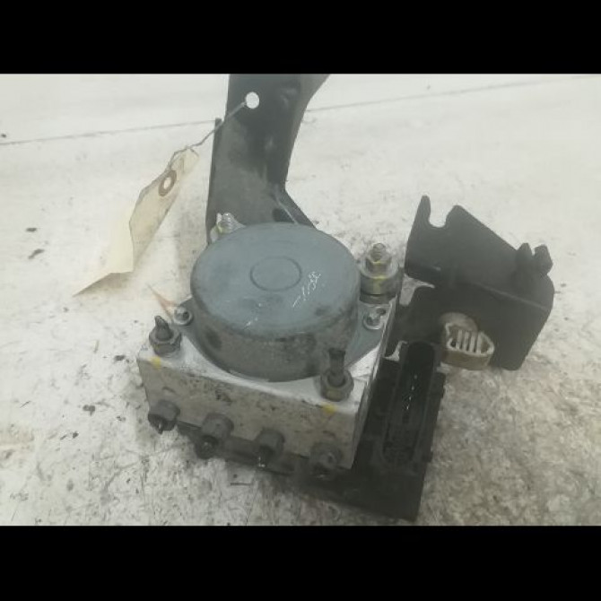 Unité hydraulique ABS occasion DACIA LOGAN I Phase 1 06-2005->06-2008 1.5 DCI 70ch 8201063079 1