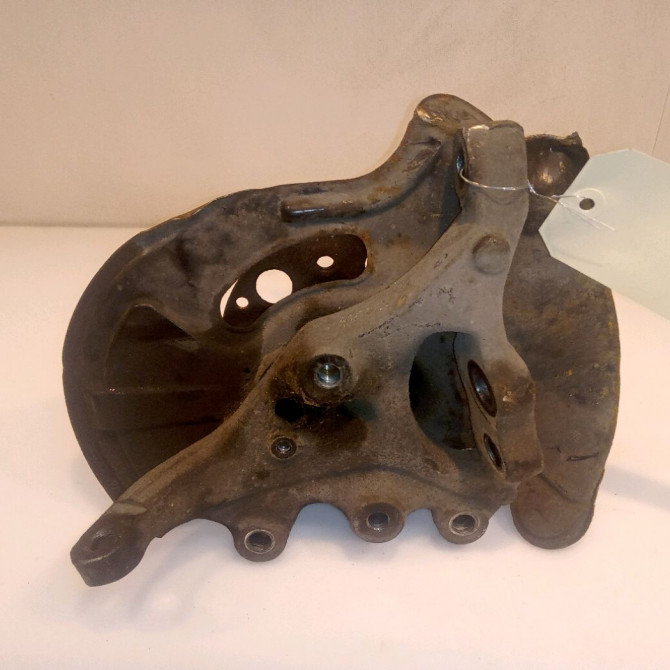 Moyeu avg occasion MERCEDES CLASSE C II Phase 1 05-2000->03-2004 C 220 CDI 2093300325 2