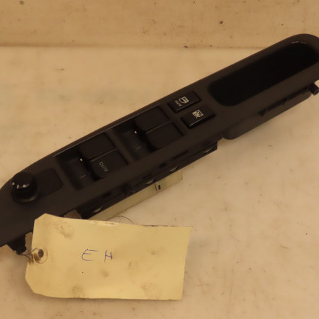 Commande lève-glace porte avant gauche occasion SUZUKI SWIFT III Phase 1 03-2005->09-2011 1.3 VVT 3799062J10