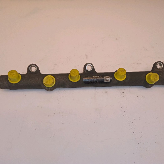 Rampe injection occasion B.M.W. SERIE 1 I Phase 1 05-2004->12-2006 118i 129ch 13537805725 1