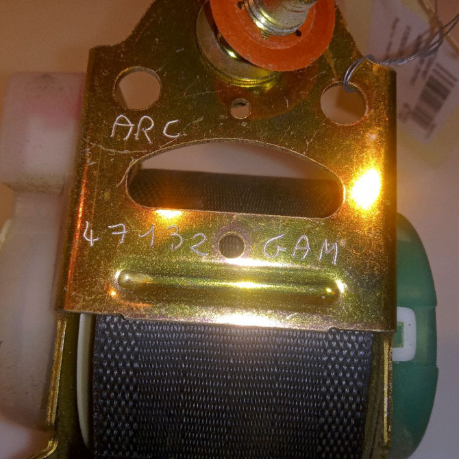 Ceinture centrale arriere occasion HYUNDAI GETZ Phase 1 09-2002->11-2005 1.1i 898201C000BJ 3