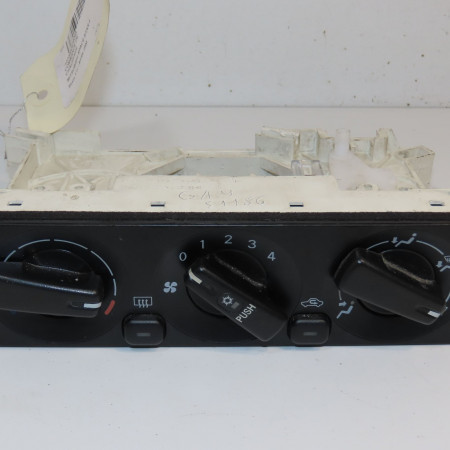 Commande de chauffage occasion MITSUBISHI SPACE STAR II Phase 1 10-1998->03-2006 1.3i 85ch MR315975