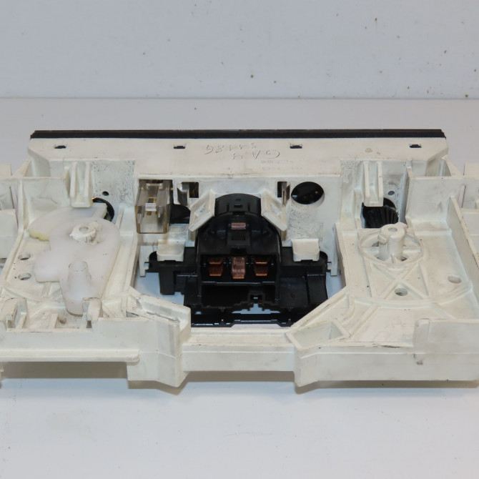 Commande de chauffage occasion MITSUBISHI SPACE STAR II Phase 1 10-1998->03-2006 1.3i 85ch MR315975 2