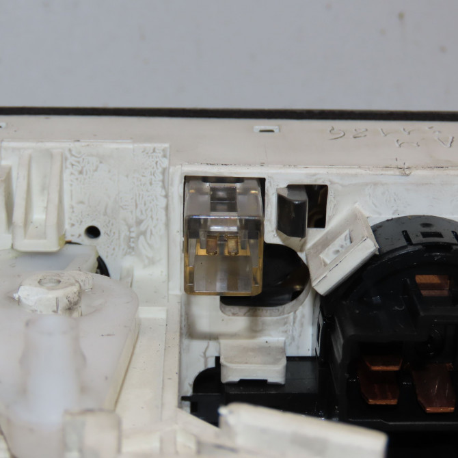 Commande de chauffage occasion MITSUBISHI SPACE STAR II Phase 1 10-1998->03-2006 1.3i 85ch MR315975 4