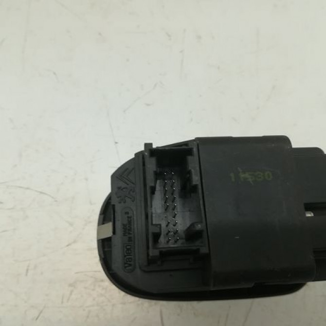 Commande lève-glace porte avant gauche occasion OPEL MERIVA I Phase 2 01-2006->09-2010 1.6 TWINPORT 3