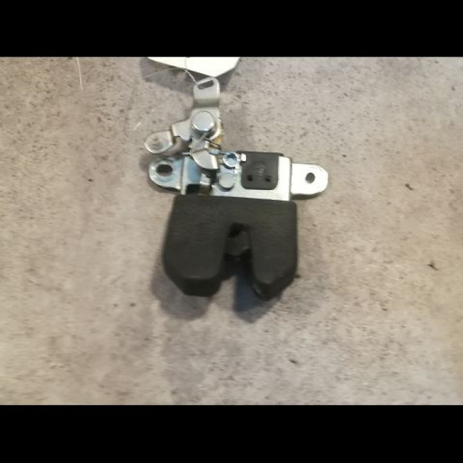 Serrure coffre arrière occasion VOLKSWAGEN PASSAT IV Phase 2 10-2000->03-2005 3B5827505M 2