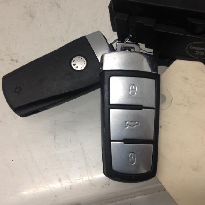 Lecteur de carte occasion VOLKSWAGEN PASSAT V Phase 1 03-2005->10-2010 2.0 TDI 16v 140ch 2