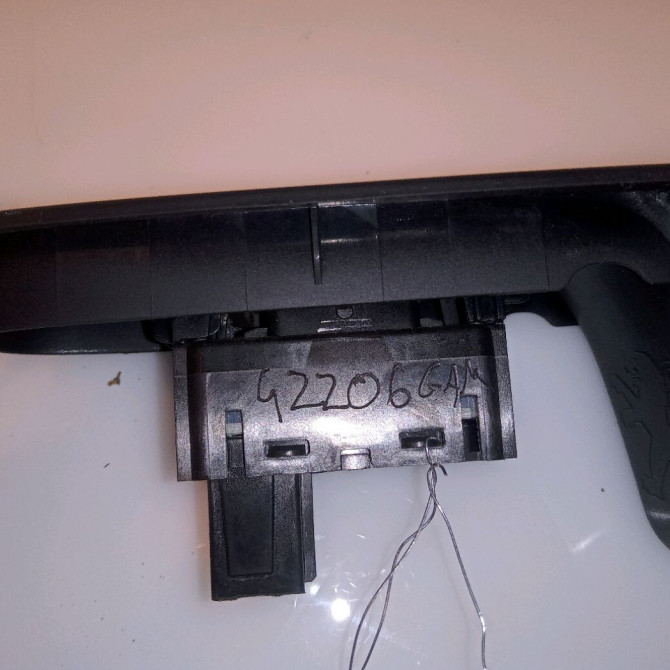 Commande leve-glace porte arrière gauche occasion CITROEN C4 II Phase 1 10-2010->01-2015 2.0 HDI 150ch 6490JZ 3