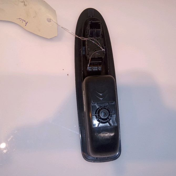 Commande leve-glace porte arrière droite occasion CITROEN C4 II Phase 1 10-2010->01-2015 2.0 HDI 150ch 6490JZ 2