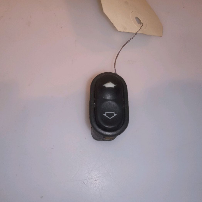Commande lève-glace porte avant droite occasion FORD MONDEO I Phase 1 01-1993->09-1996 1.8i 1