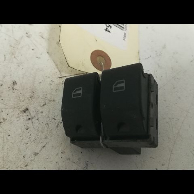 Commande lève-glace porte avant gauche occasion VOLKSWAGEN POLO IV Phase 2 05-2005->09-2009 1.4 TDI 80ch 1