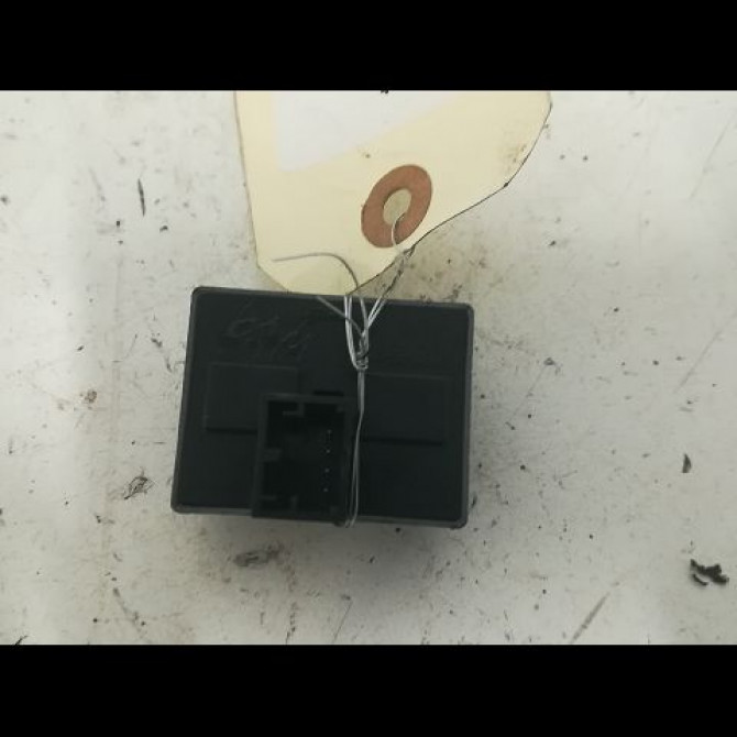 Commande lève-glace porte avant gauche occasion VOLKSWAGEN POLO IV Phase 2 05-2005->09-2009 1.4 TDI 80ch 2