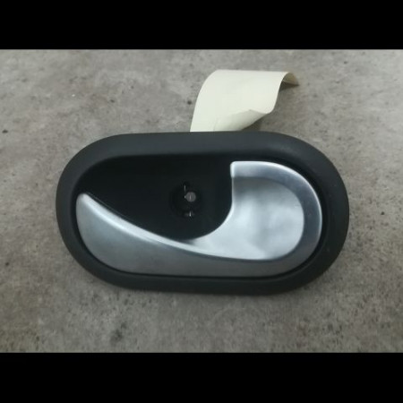 Poignee int porte avd occasion RENAULT CLIO III Phase 1 09-2005->03-2009 1.5 DCI 85ch 8200730863