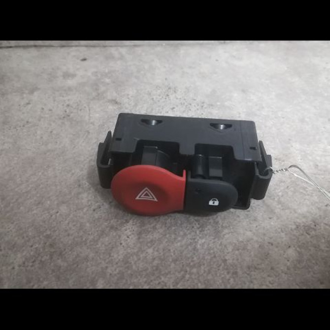 Bouton de warning occasion RENAULT CLIO III Phase 2 03-2009->12-2014 1.5 DCI 75ch 252103766R 1