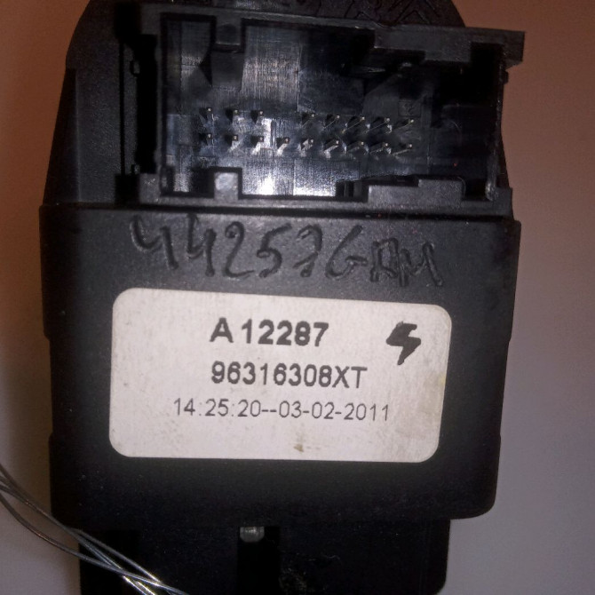 Commande lève-glace porte avant gauche occasion PEUGEOT 206 + Phase 1 03-2009->05-2013 1.4i 75ch 4