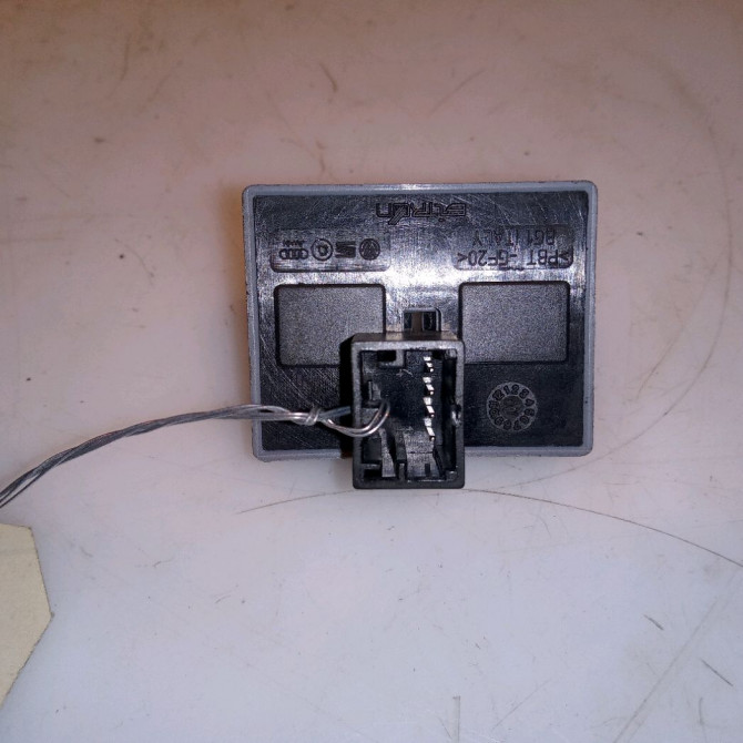 Commande lève-glace porte avant gauche occasion VOLKSWAGEN POLO IV Phase 2 05-2005->09-2009 1.4 TDI 70ch 2