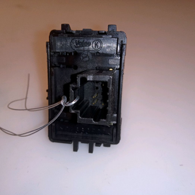 Commande lève-glace porte avant droite occasion RENAULT LAGUNA III Phase 1 04-1995->04-1999 2.0 DCI 130ch 2