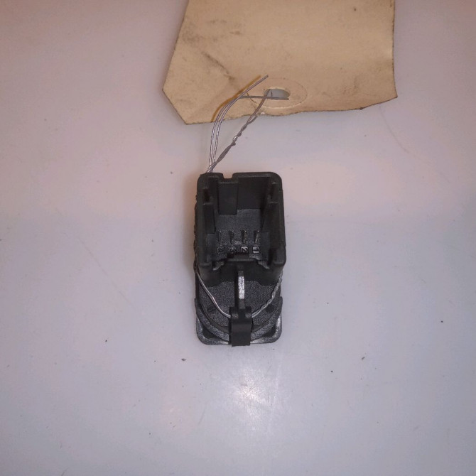 Commande lève-glace porte avant droite occasion FORD FOCUS II Phase 1 09-2004->12-2007 1.8 TDCI 115ch 1471913 2