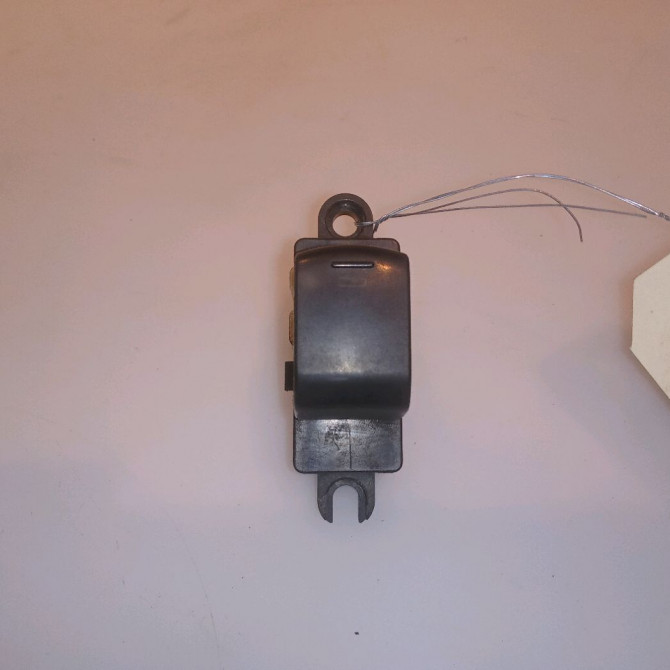 Commande lève-glace porte avant droite occasion NISSAN MICRA III Phase 1 04-1995->04-1999 1.4i 88ch 25411AX610 1