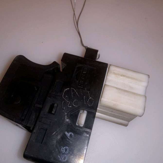 Commande lève-glace porte avant droite occasion NISSAN MICRA III Phase 1 04-1995->04-1999 1.4i 88ch 25411AX610 3