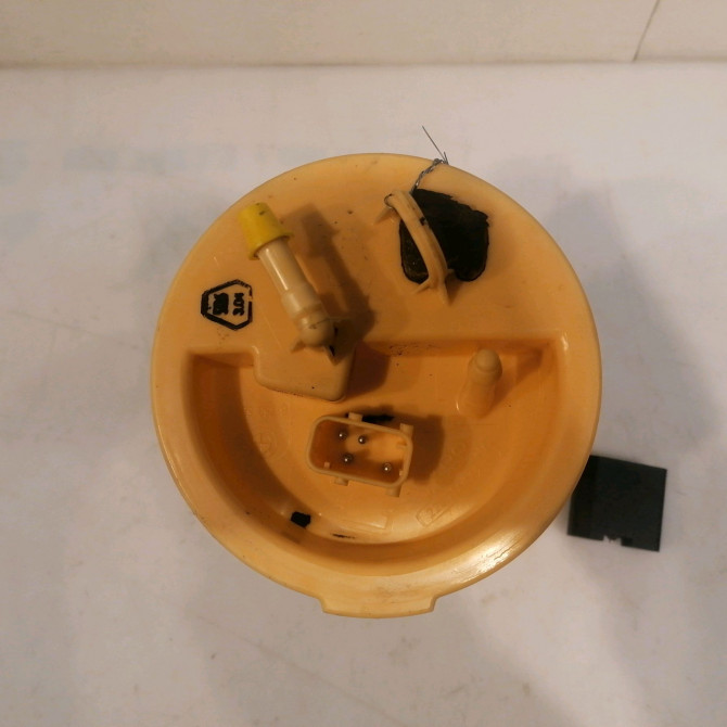 Jauge a carburant occasion B.M.W. SERIE 3 IV Phase 2 09-2001->03-2005 320d 16116768788 3