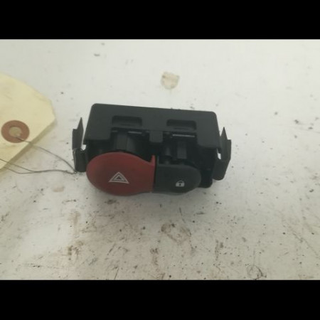 Bouton de warning occasion RENAULT CLIO III Phase 1 09-2005->03-2009 1.4i 16v 100ch 252103766R