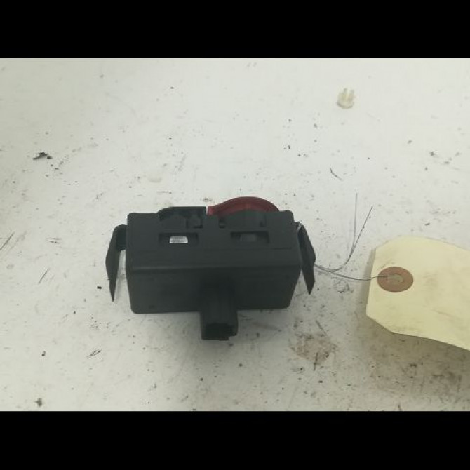 Bouton de warning occasion RENAULT CLIO III Phase 1 09-2005->03-2009 1.4i 16v 100ch 252103766R 2