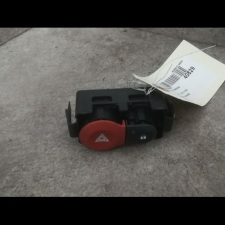 Bouton de warning occasion RENAULT CLIO III Phase 1 09-2005->03-2009 1.5 DCI 85ch 252103766R