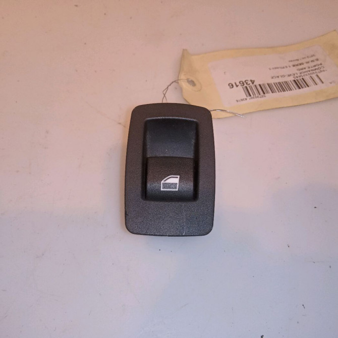 Commande leve-glace porte arrière droite occasion B.M.W. SERIE 1 II Phase 1 08-2011->06-2015 61319208106 1