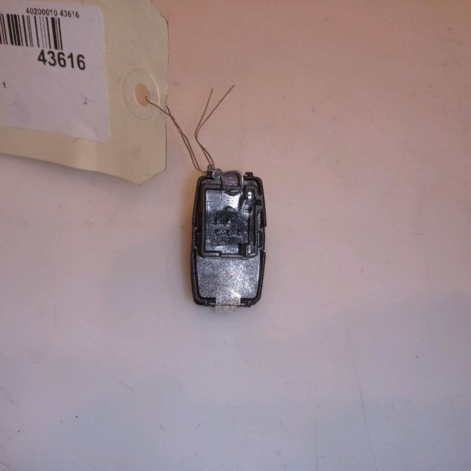 Bouton de warning occasion B.M.W. SERIE 1 II Phase 1 08-2011->06-2015 61319231786 2