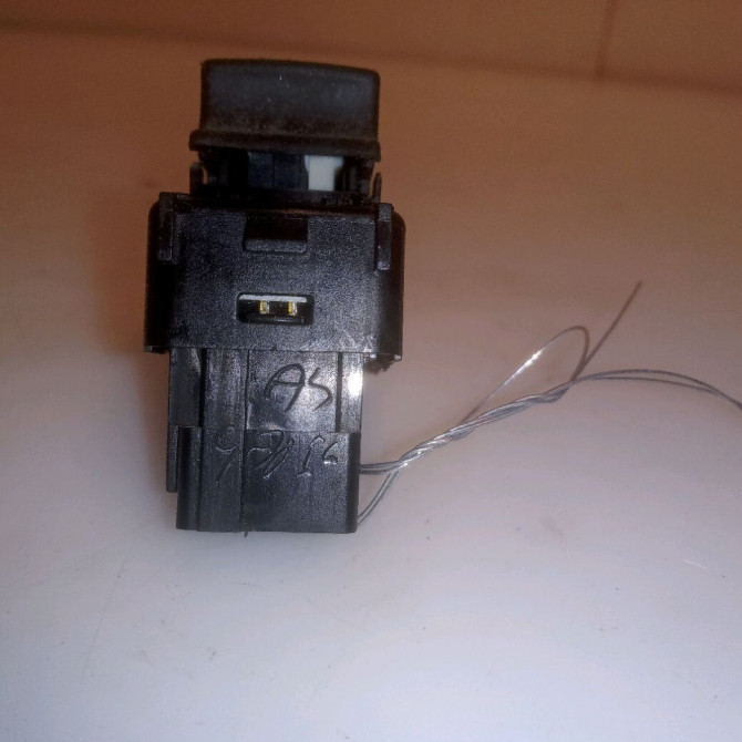 Commande leve-glace porte arrière gauche occasion CITROEN C4 I Phase 2 07-2008->10-2010 1.6 HDI 110ch 6554HJ 3