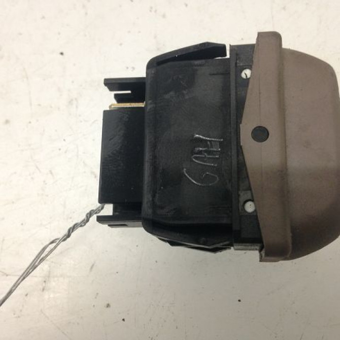 Commande lève-glace porte avant droite occasion PEUGEOT 306 Phase 1 09-1994->03-1997 1.4i 75ch 3